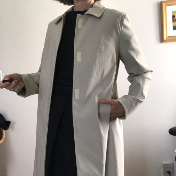 Bloomingdales + Tahari light overcoat sz 6 - Picture 2 of 8